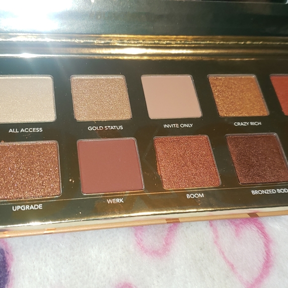 Buxom Palette - Picture 4 of 7
